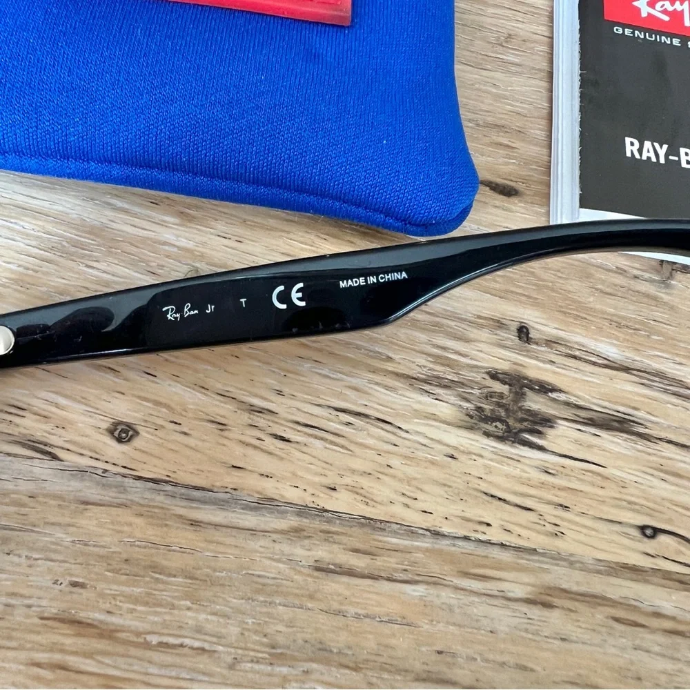 Ray-Ban Black Frame Sunglasses with Pink Lenses Missing Sticker In Picture